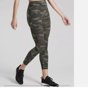Athleta Ultimate 7/8 Tight Green Camo